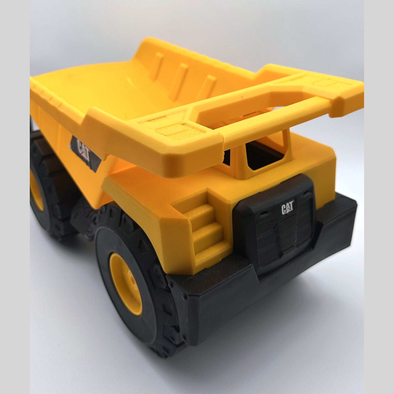 Big Rigs Truck Duo · Tonka & CAT Dump Trucks · 3+ yrs