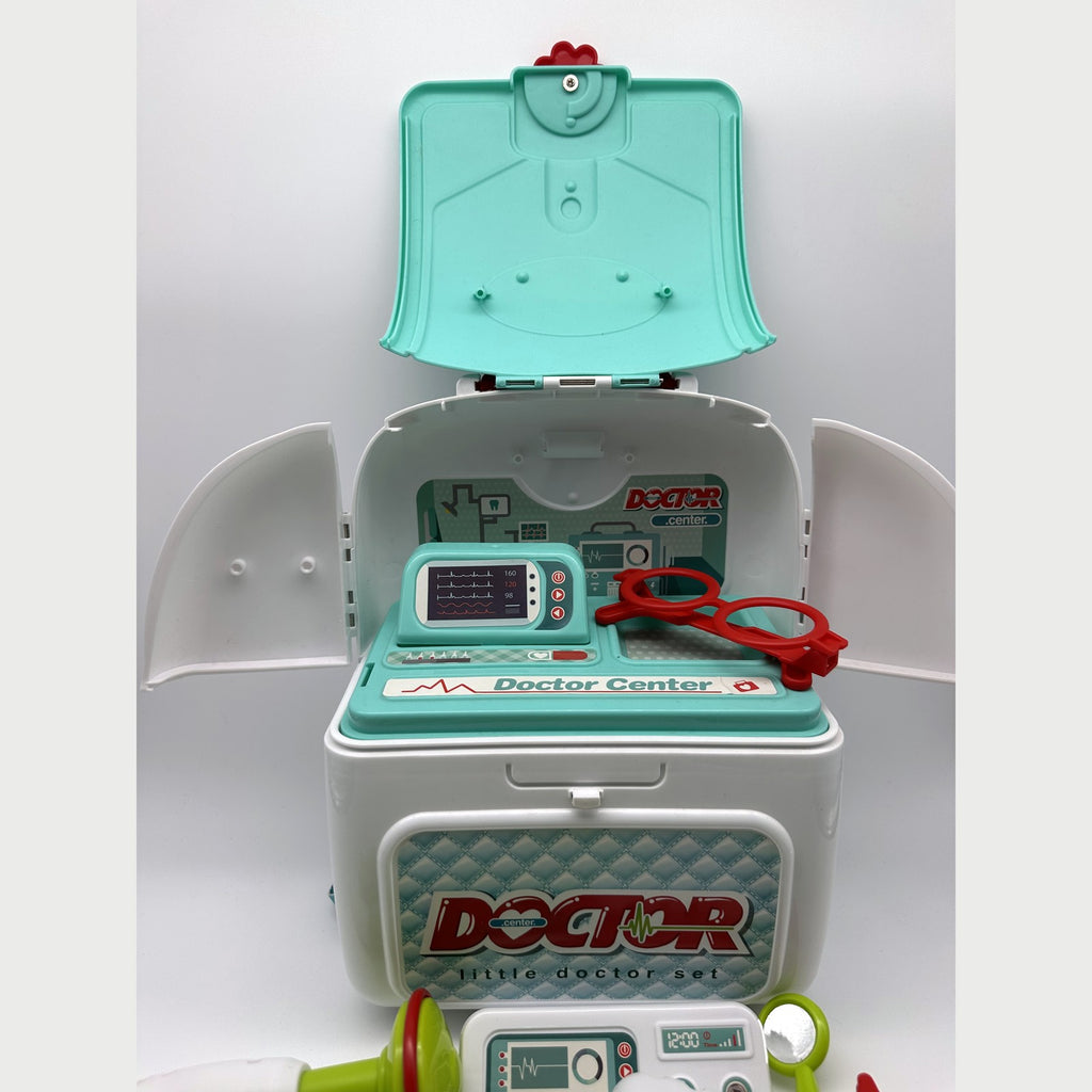 Little Doctor Play Set in Backpack Case · 3+ yrs · 12 pieces